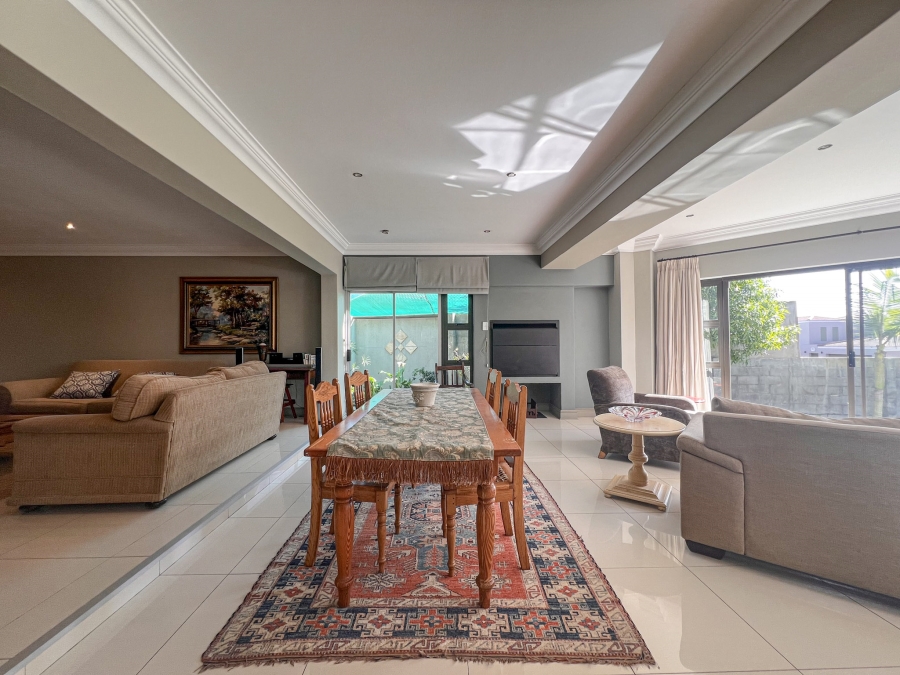 9 Bedroom Property for Sale in Myburgh Park Western Cape